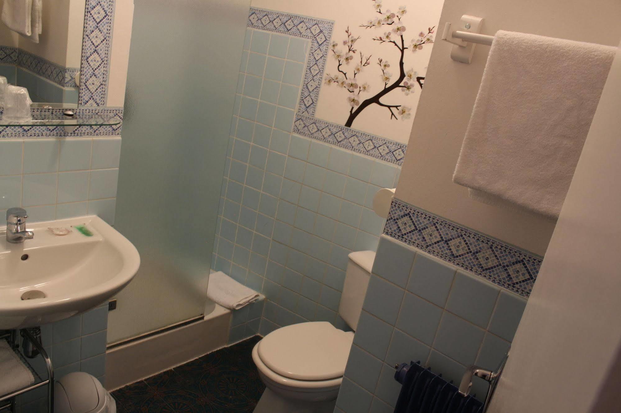 Citotel Le France เรอดง ภายนอก รูปภาพ